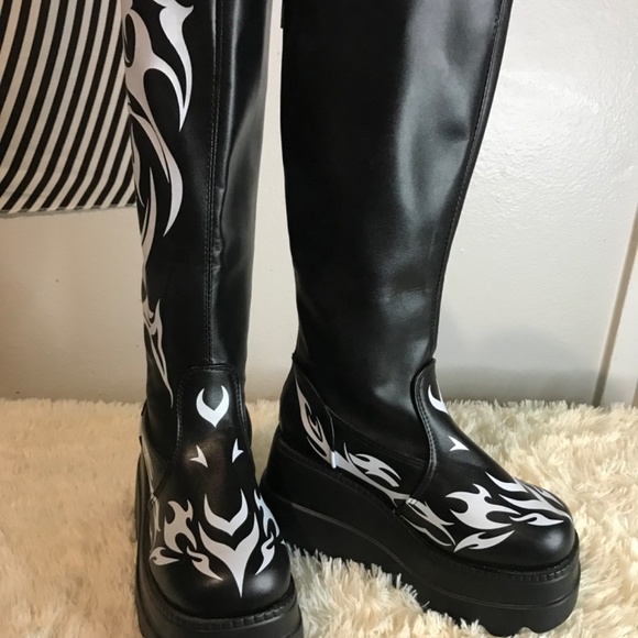 Womens platform Goth Boots - Picture 3 of 5